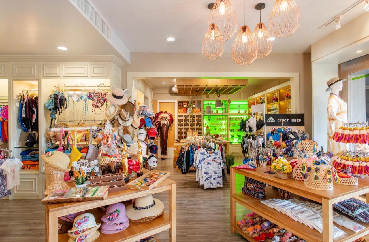 The Sands Khao Lak By Katathani - Sha Extra Plus Екстер'єр фото The interior of the gift shop at the National Museum of Natural History