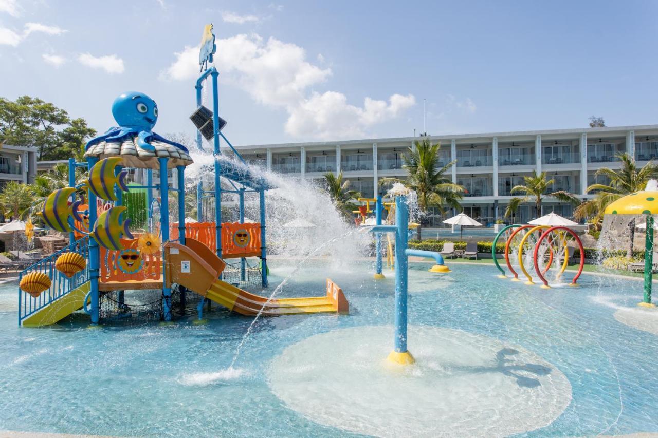 The Sands Khao Lak By Katathani - Sha Extra Plus Екстер'єр фото Waterpark at the hotel