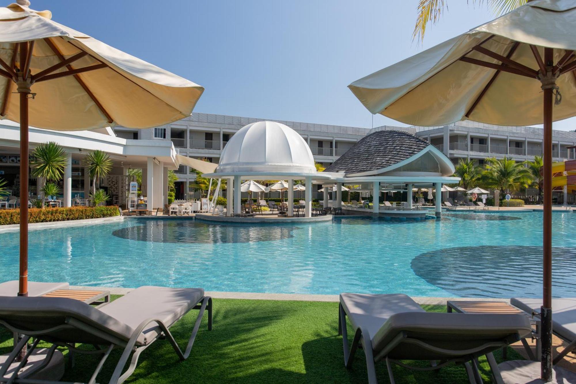 The Sands Khao Lak By Katathani - Sha Extra Plus Екстер'єр фото The swimming pool at the resort